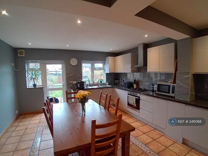 4 Bedroom Semi-Detached House To Rent In Pembury Road, Bexleyheath, DA7