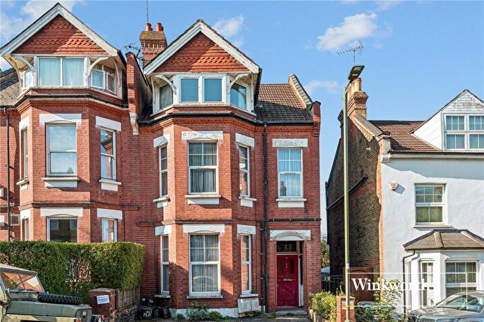4 Bedroom Apartment For Sale In Elm Park Road, London, United Kingdom, N3