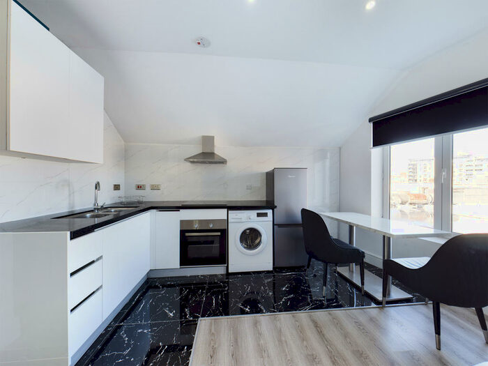 Terraced House To Rent In Whitefriargate, HU1