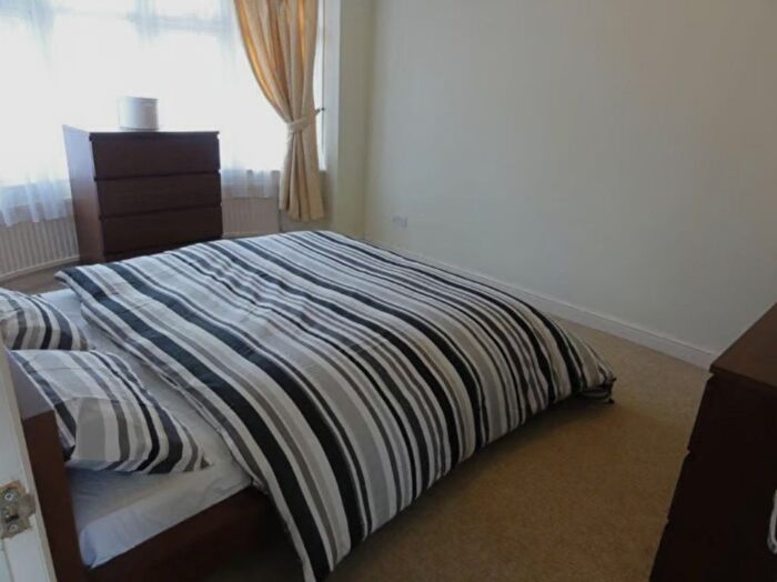 3 Bedroom Terraced House To Rent In Thames Avenue, Greater London, UB6