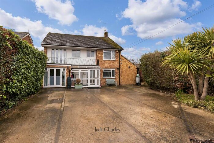 4 Bedroom Detached House For Sale In Butchers Lane, Mereworth, Maidstone, ME18
