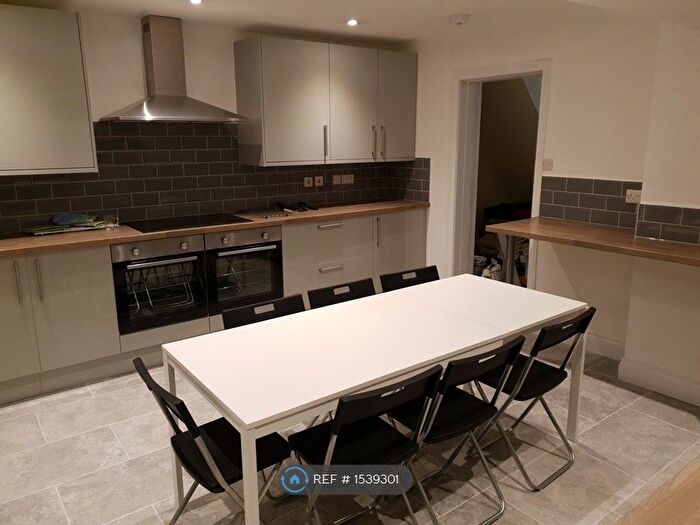 8 Bedroom Semi-Detached House To Rent In Third Avenue, Bath, BA2