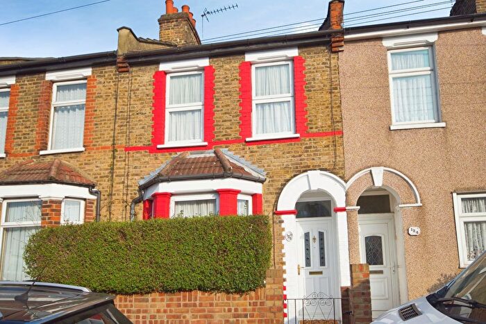 3 Bedroom Terraced House For Sale In Dysons Road, London, N18