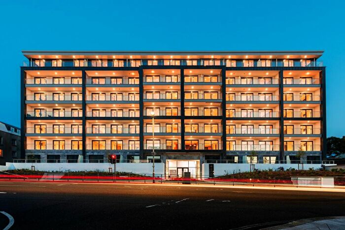 2 Bedroom Apartment For Sale In Peirson House, Plymouth, Devon, PL1