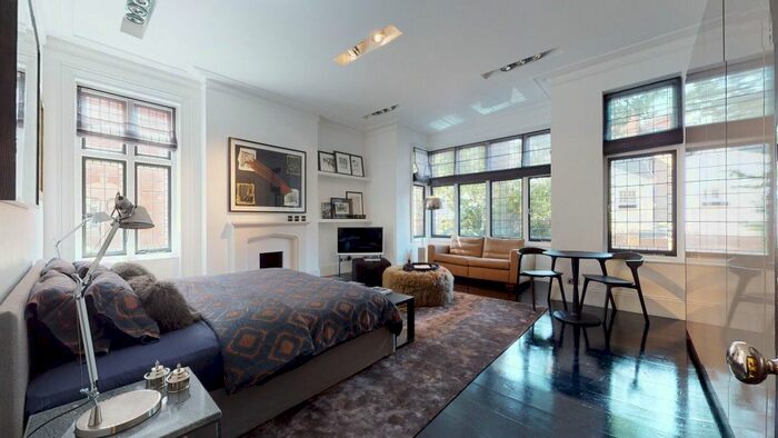 Studio To Rent In Cadogan Square, London, SW1X