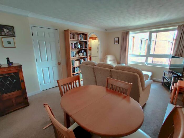 1 Bedroom Flat For Sale In Currie Road, Sandown, PO36