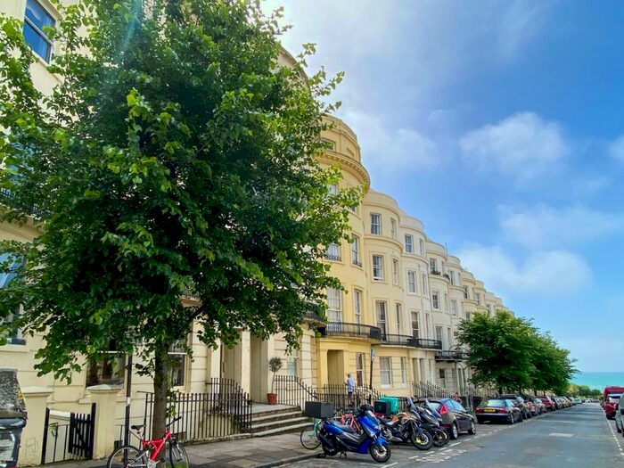 2 Bedroom Apartment To Rent In Brunswick Place, BN3