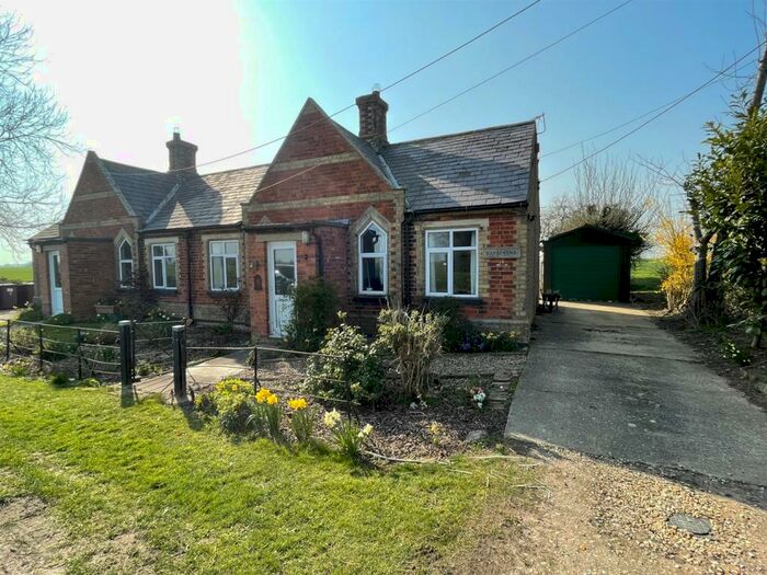 3 Bedroom Semi-Detached Bungalow For Sale In Swaton Lane, Swaton, NG34