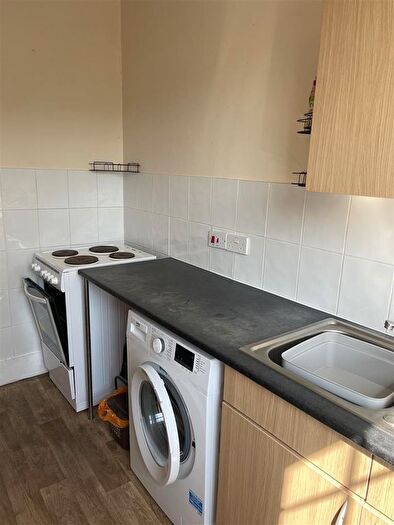 1 Bedroom Flat To Rent In Rock Road, Torquay, TQ2
