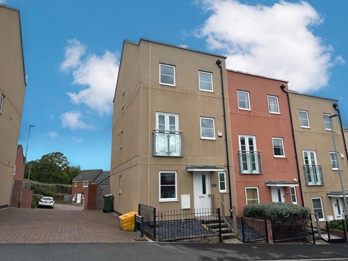 4 Bedroom House To Rent In Fairford Road, Cheltenham, GL52
