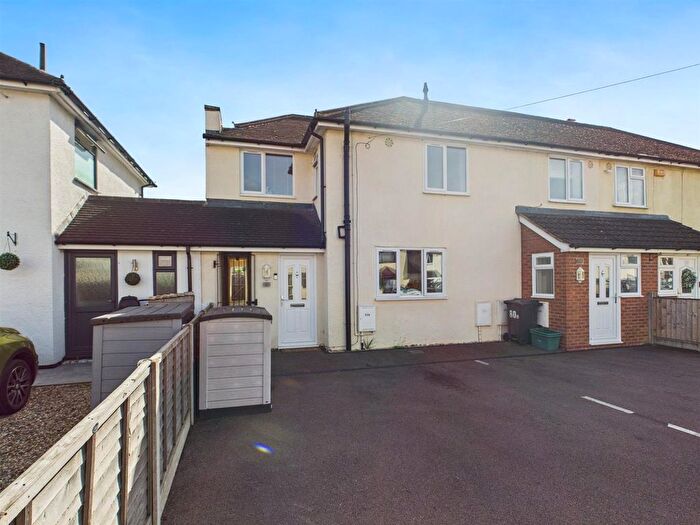 2 Bedroom Maisonette For Sale In Sandyleaze, Longlevens Gloucester, GL2