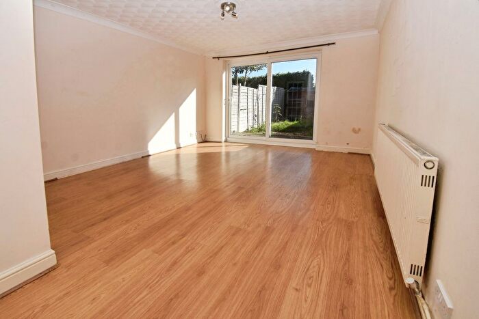 3 Bedroom End Terrace House For Sale In Howerts Close, Warsash, Southampton, SO31