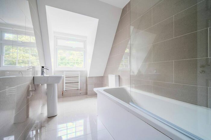 2 Bedroom Flat To Rent In Westfield, Westfield, Woking, GU22