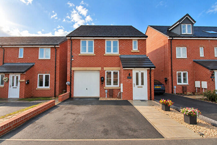 3 Bedroom Detached House For Sale In The Poplars, Stubbington, Fareham, PO14