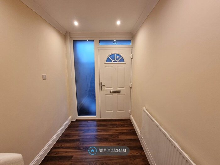 5 Bedroom Terraced House To Rent In Effingham Close, Sutton, SM2