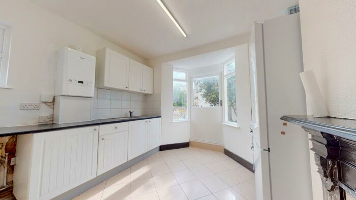 2 Bedroom Flat To Rent In Fonthill Road, Hove, BN3