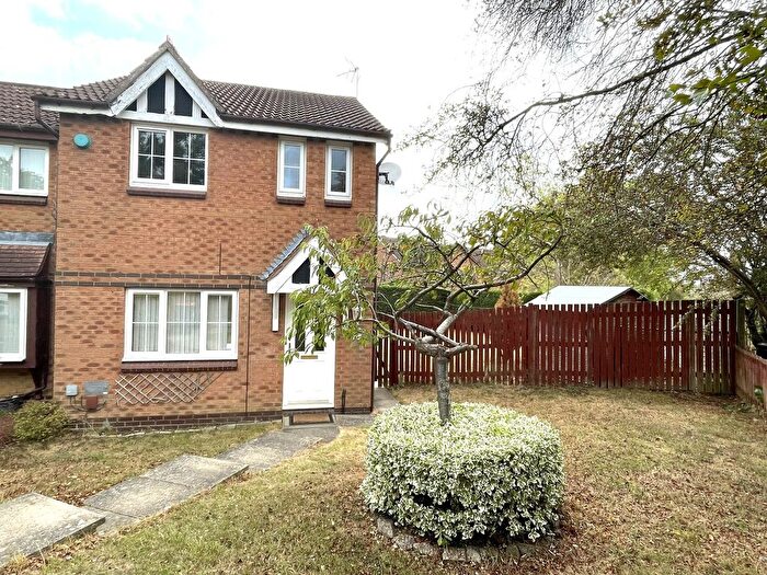 3 Bedroom Semi-detached House For Sale In Aintree Close, Bletchley, Milton Keynes, Buckinghamshire., MK3