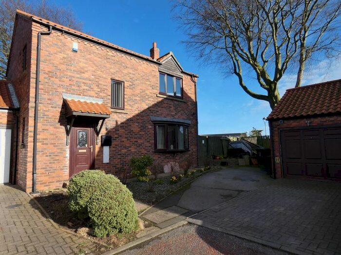 3 Bedroom Detached House For Sale In Kirkstone Court, Kirk Merrington, Spennymoor, DL16