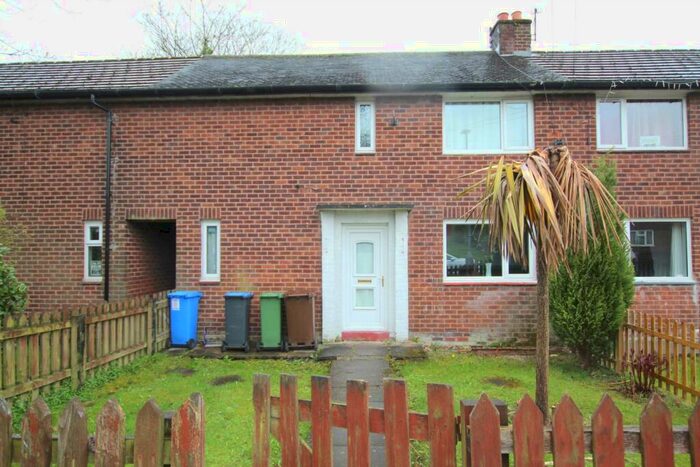 2 Bedroom Town House To Rent In Chester Avenue, Dukinfield, SK16