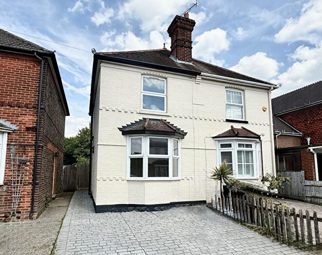 3 Bedroom Property To Rent In Copthorne Road, Leatherhead, KT22