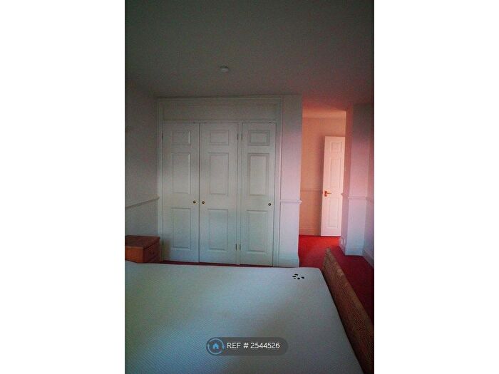 1 Bedroom Flat To Rent In Fairlea Place, London, W5