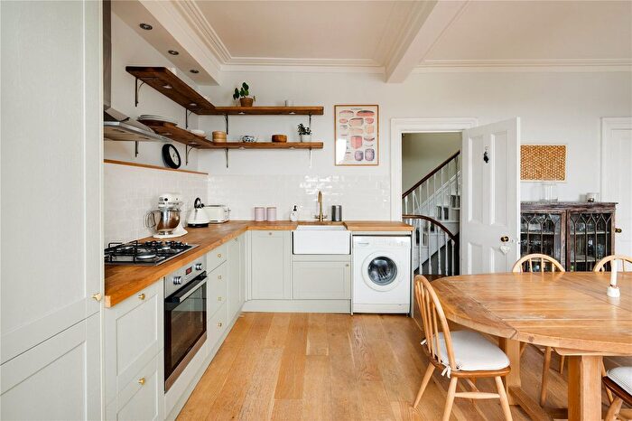 2 Bedroom Flat For Sale In Randall Road, Clifton, Bristol, BS8