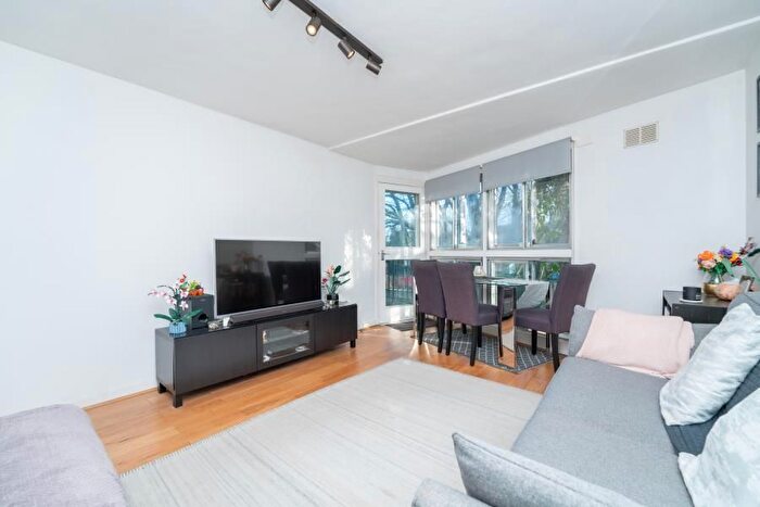 1 Bedroom Flat For Sale In Garrick Close, W5