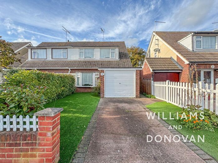 3 Bedroom Semi Detached House For Sale In Bosworth Close, Hawkwell, SS5