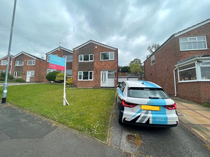 3 Bedroom Detached House To Rent In Dale Park Avenue, Leeds, West Yorkshire, Uk, LS16