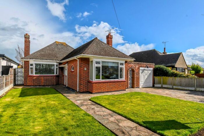 2 Bedroom Detached Bungalow For Sale In Branscombe Square, Southend-On-Sea, SS1