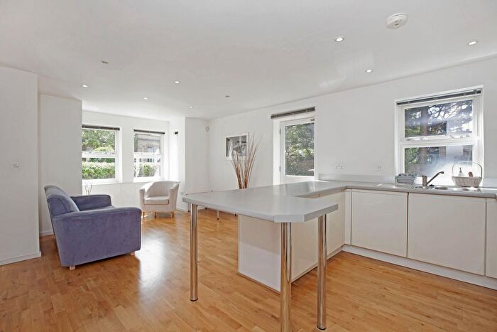 2 Bedroom Flat To Rent In St Leonards Road, SL4