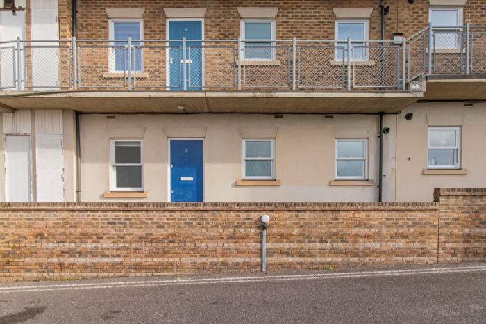 2 Bedroom Apartment To Rent In Marine Gardens, Gate Quays Marine Gardens, CT9