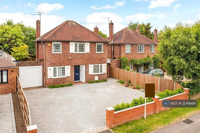 3 Bedroom Detached House To Rent In Green Lane, Windsor, SL4