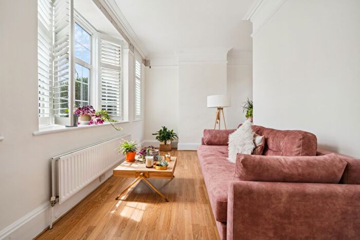 3 Bedroom Flat To Rent In Bedford Corner, South Parade, W4