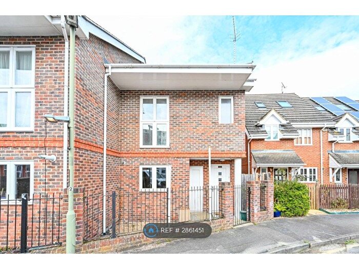 3 Bedroom Semi Detached House To Rent In Vale Farm Road, Woking, GU21