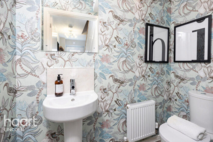 4 Bedroom Detached House For Sale In The Colleys, Grantham, NG31