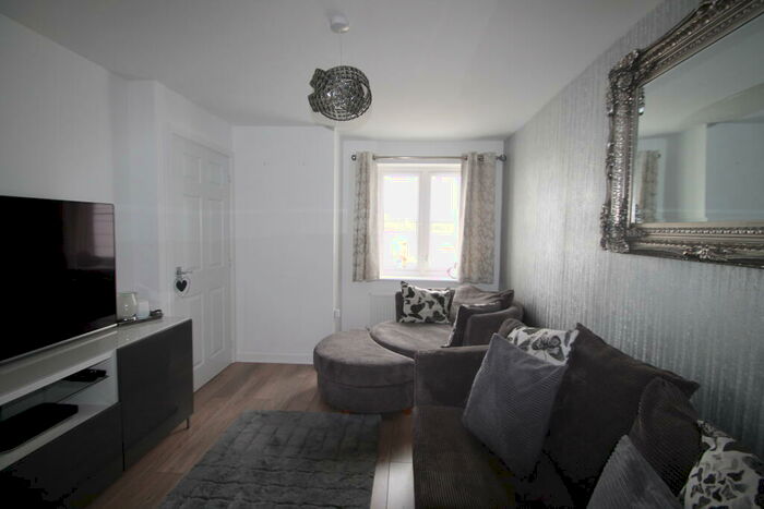 2 Bedroom House To Rent In Ellingham View, Dartford, DA1