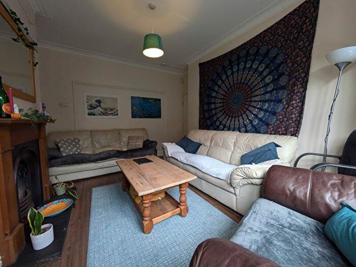 6 Bedroom Terraced House To Rent In Elmsthorpe Avenue, Nottingham, NG7