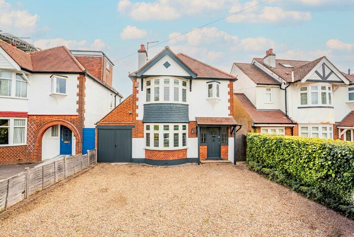 3 Bedroom Detached House To Rent In Harpenden Road, St. Albans, Hertfordshire, AL3