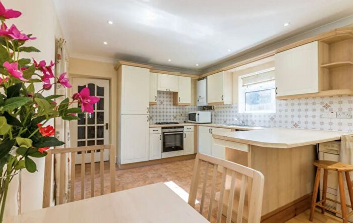 2 Bedroom Flat To Rent In Dartmouth Road, London, NW2