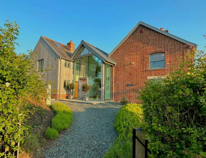 5 Bedroom Detached House For Sale In Mount Pleasant, Lower Raydon, Ipswich, Suffolk, IP7