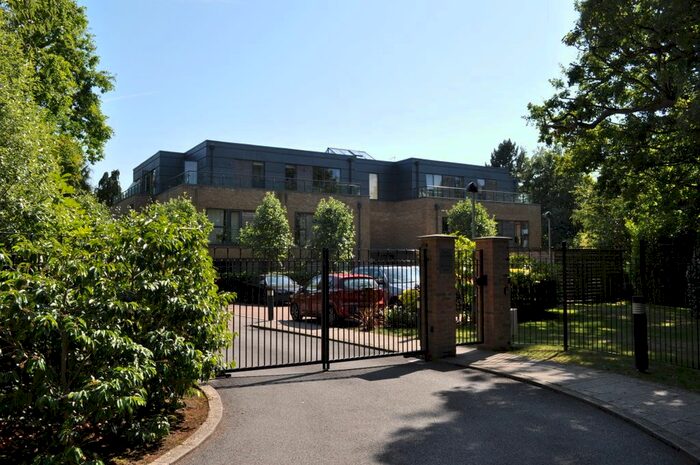 2 Bedroom Flat To Rent In Dunorlan Park, Pembury Road, Tunbridge Wells, TN2