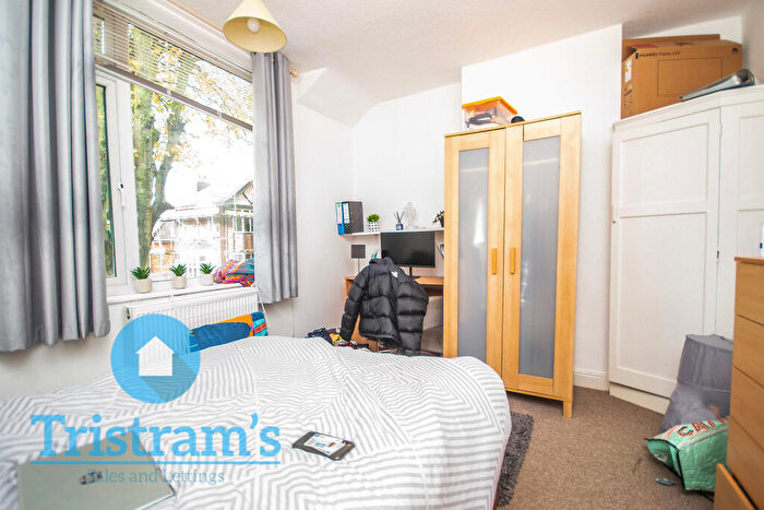 6 Bedroom Semi-Detached House To Rent In Rolleston Drive, The Park, NG7