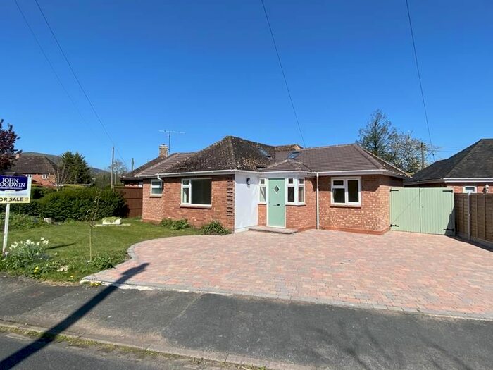 3 Bedroom Bungalow For Sale In Hall Green Close, Malvern, WR14