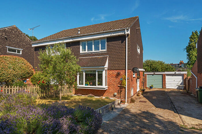 3 Bedroom Semi-Detached House For Sale In Denewulf Close, Bishops Waltham, Southampton, Hampshire, SO32