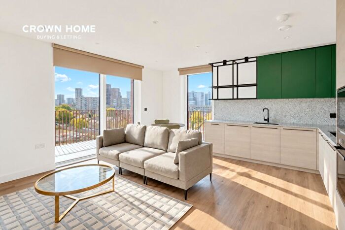 2 Bedroom Apartment To Rent In Iris House, Heron Wharf, Poplar Riverside, Heron Quay, E14