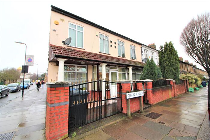 4 Bedroom Semi-Detached House To Rent In Church Road, Southall, UB2