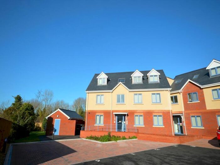 1 Bedroom Flat To Rent In Weyhill Road, Andover, Hampshire, SP10