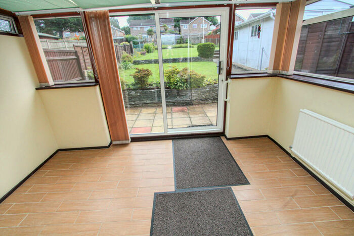 2 Bedroom Semi-Detached Bungalow For Sale In Beverley Heights, Southampton, SO18