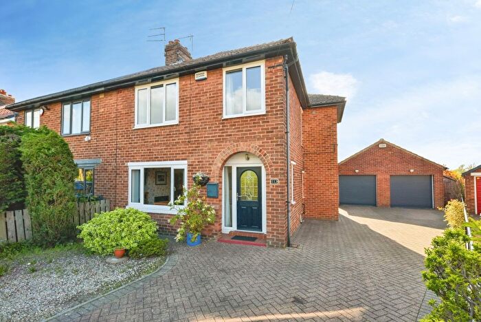 4 Bedroom Semi Detached House For Sale In Heythrop Drive, Middlesbrough, Cleveland, TS5